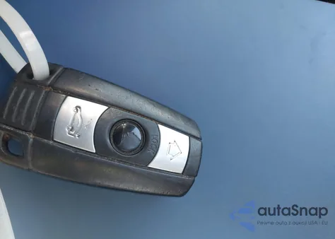 2006 BMW 325I z USA, uszkodzony, nr VIN WBAVB13566KR62259